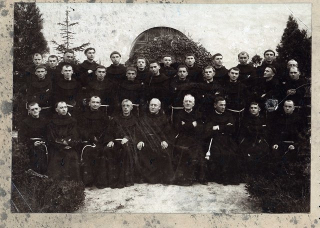 1918 - a rendház szerzetesei